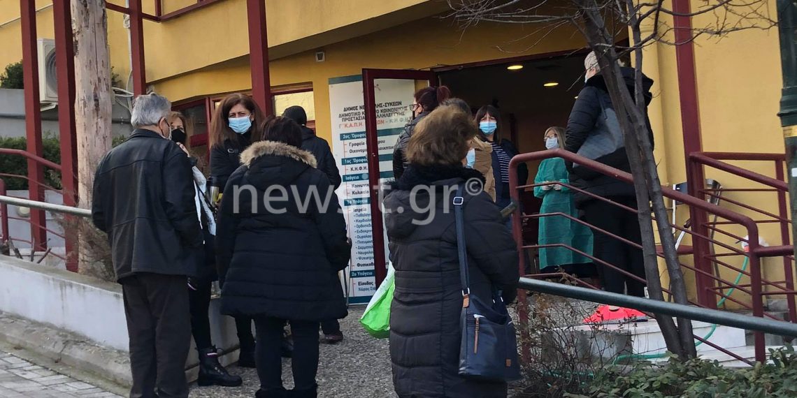 Κόκκινος συναγερμός στους δήμους Ευόσμου και Νεάπολης – Στην ουρά για rapid test