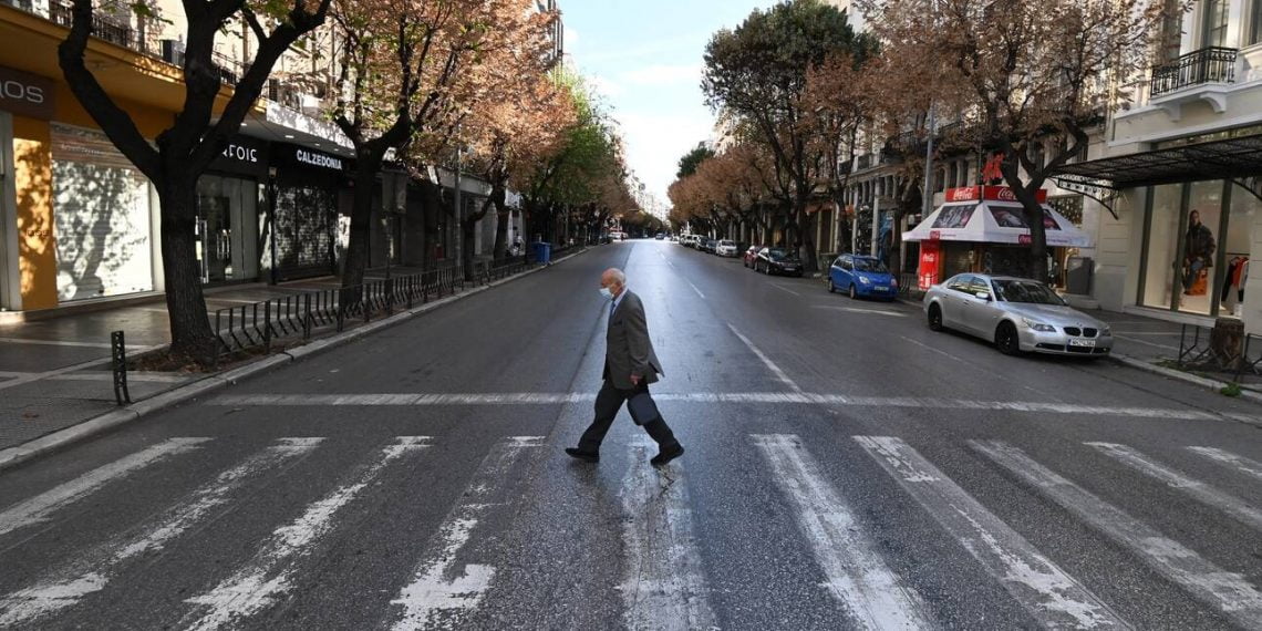 Στο “κόκκινο” η Θεσσαλονίκη – Με click away τα καταστήματα – Απαγόρευση κυκλοφορίας από τις 18:00 τα Σαββατοκύριακα