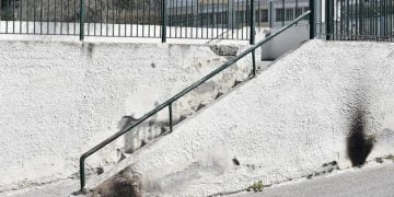 Έριξαν βόμβες μολότοφ σε σχολείο στη Θεσσαλονίκη