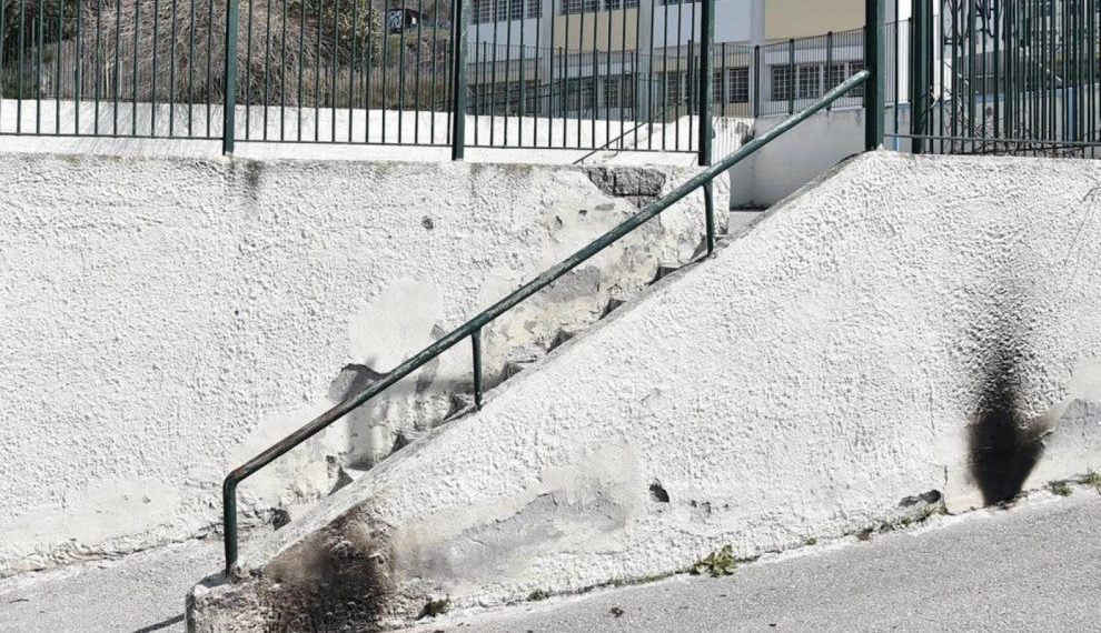 Έριξαν βόμβες μολότοφ σε σχολείο στη Θεσσαλονίκη
