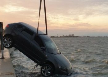 Θεσσαλονίκη: Στη φάκα διαρρήκτες σπιτιών- Σκαρφάλωναν στα μπαλκόνια- Έριξαν Ι.Χ στη θάλασσα για να σβήσουν τα ίχνη τους
