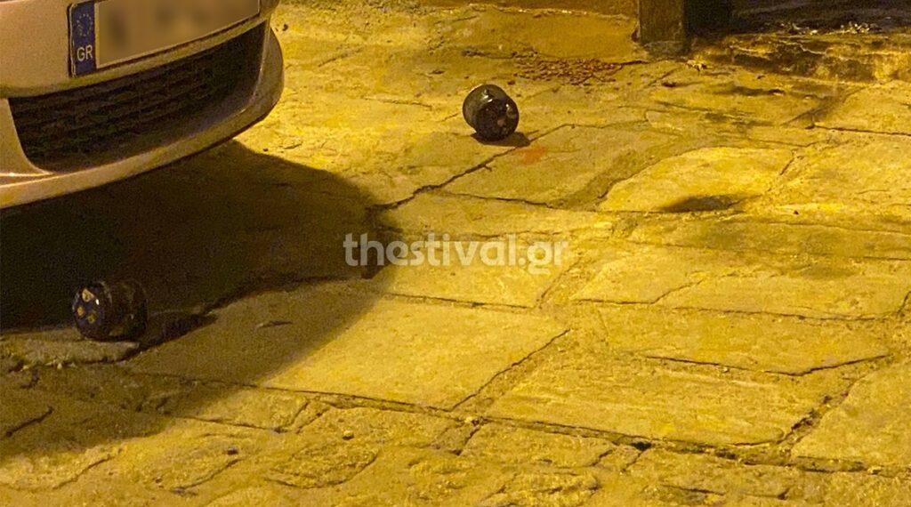 Θεσσαλονίκη: Ανάληψη ευθύνης για εμπρηστική επίθεση σε στρατιωτικές κατοικίες