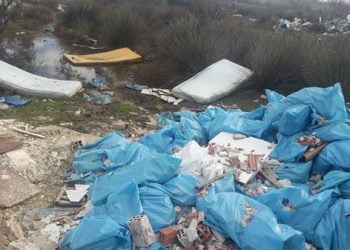 Τράκαρε σε …μπάζα και ζήτησε αποζημίωση από τον Δ.Κορδελιού – Ευόσμου