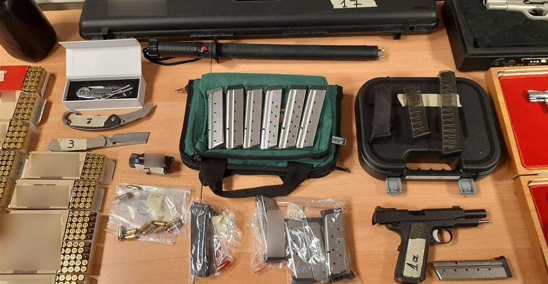 Θεσσαλονίκη: Είχε ολόκληρο οπλοστάσιο στο σπίτι του (Eικόνες)