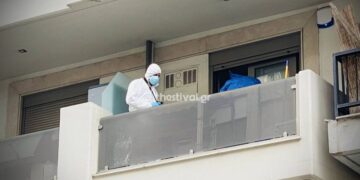 Άγριο έγκλημα στη Θεσσαλονίκη: Τον βρήκαν μαχαιρωμένο στο διαμέρισμά του