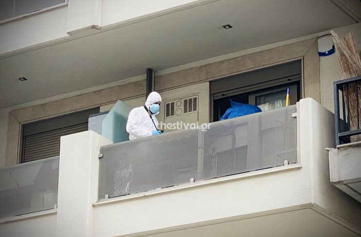 Άγριο έγκλημα στη Θεσσαλονίκη: Τον βρήκαν μαχαιρωμένο στο διαμέρισμά του