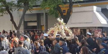 Μεγάλη Παρασκευή: Επιτάφιος στις 18.00 σήμερα – Η περιφορά στις εκκλησίες