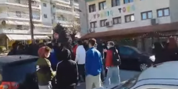 Αδιανόητα πράγματά στο 1ο ΓΕΛ Ευόσμου: Στα χέρια μαθητές για τα self test (Bίντεο)
