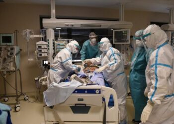 ΠΟΕΔΗΝ: 48 διασωληνωμένοι ασθενείς με κοροναϊό εκτός ΜΕΘ