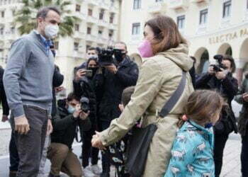 Θεσσαλονίκη: Η βόλτα Μητσοτάκη στο κέντρο της πόλης