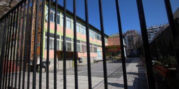 Επιθέσεις και απειλές κατά εκπαιδευτικών από ακραία στοιχεία