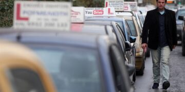 Επαναλειτουργούν από σήμερα οι σχολές οδηγών