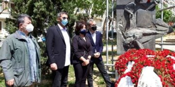 Θεσσαλονίκη – Εργατική Πρωτομαγιά: Στεφάνια στο Μνημείο του Εργάτη από Πατουλίδου, Ζέρβα, Δανιηλίδη