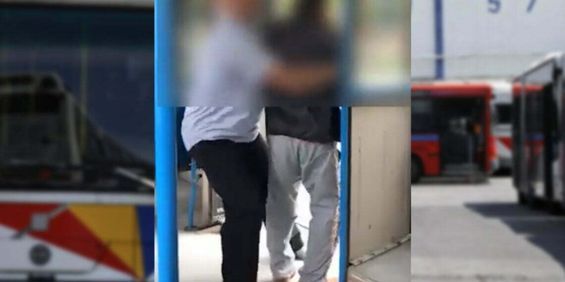 Οδηγός του ΟΑΣΘ επιτίθεται σε ηλικιωμένο γιατί του έβρισε τη μάνα (Βίντεο)