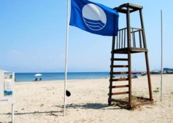 Γαλάζιες σημαίες: Δεύτερη στον κόσμο η χώρα μας για το 2021, με πρωταθλήτρια τη Χαλκιδική! (video)