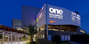 Σκηνές… Black Friday στο OneSalonica – Απίστευτος συνωστισμός