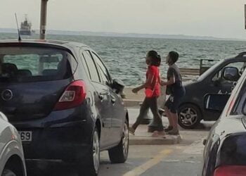 Θεσσαλονίκη: Ανάγκαζαν τα παιδιά τους να ζητιανεύουν και ζούσαν πλουσιοπάροχα (Εικόνες)