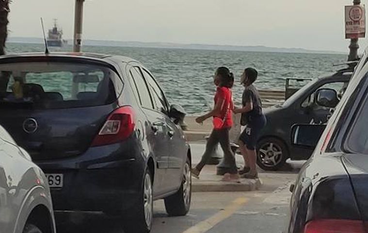 Θεσσαλονίκη: Ανάγκαζαν τα παιδιά τους να ζητιανεύουν και ζούσαν πλουσιοπάροχα (Εικόνες)