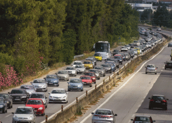 Θεσσαλονίκη – Χαλκιδική: Ουρές οχημάτων μέσα στον καύσωνα για αυθημερόν μπάνιο