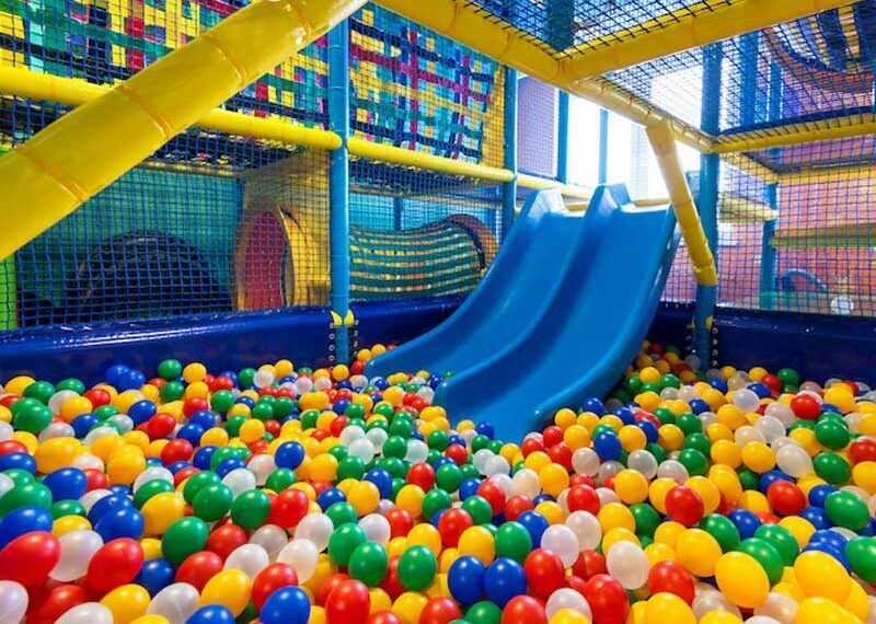 Ανοίγουν σήμερα λούνα παρκ και παιδότοποι