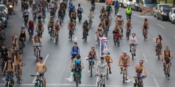 Θεσσαλονίκη: Σήμερα η 14η Διεθνής Γυμνή Ποδηλατοδρομία