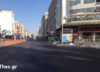 Θεσσαλονίκη: Θυμάστε πως ήταν η Μοναστηρίου; Εφυγαν οι λαμαρίνες, “ανάσαναν” οι επαγγελματίες (Εικόνες)