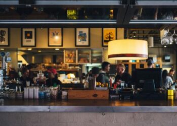 Μαγαζιά – κλειστοί χώροι: Απαγόρευση εισόδου σε μη εμβολιασμένους με 2 δόσεις