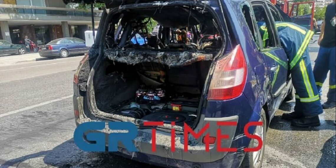 Θεσσαλονίκη: Κάηκε το αυτοκίνητο τους στη μέση του δρόμου αλλά… πήγαν κανονικά διακοπές