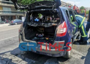 Θεσσαλονίκη: Κάηκε το αυτοκίνητο τους στη μέση του δρόμου αλλά… πήγαν κανονικά διακοπές