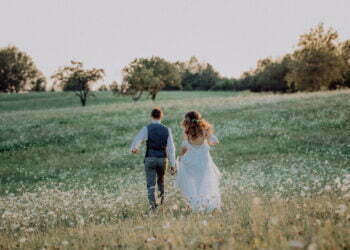 Θεσσαλονίκη: “Έκλεψαν” ανήλικη από το σπίτι της για να την παντρέψουν