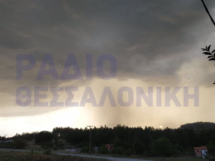 «Ανεμοστρόβιλος» Στον Λαγκαδά Θεσσαλονίκης (εικόνες & βίντεο)