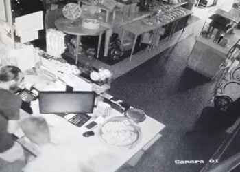 Διάρρηξη σε γνωστό ζαχαροπλαστείο της Θεσσαλονίκης (Βίντεο)