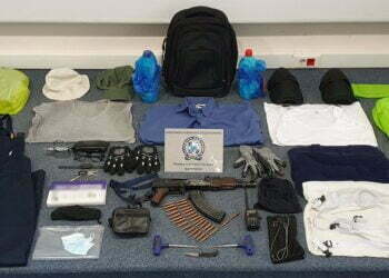 Θεσσαλονίκη: Καλάσνικοφ, ασύρματος, φυσίγγια- Όσα βρέθηκαν στην κατοχή του ληστή του Ρετζικίου (Εικόνες)