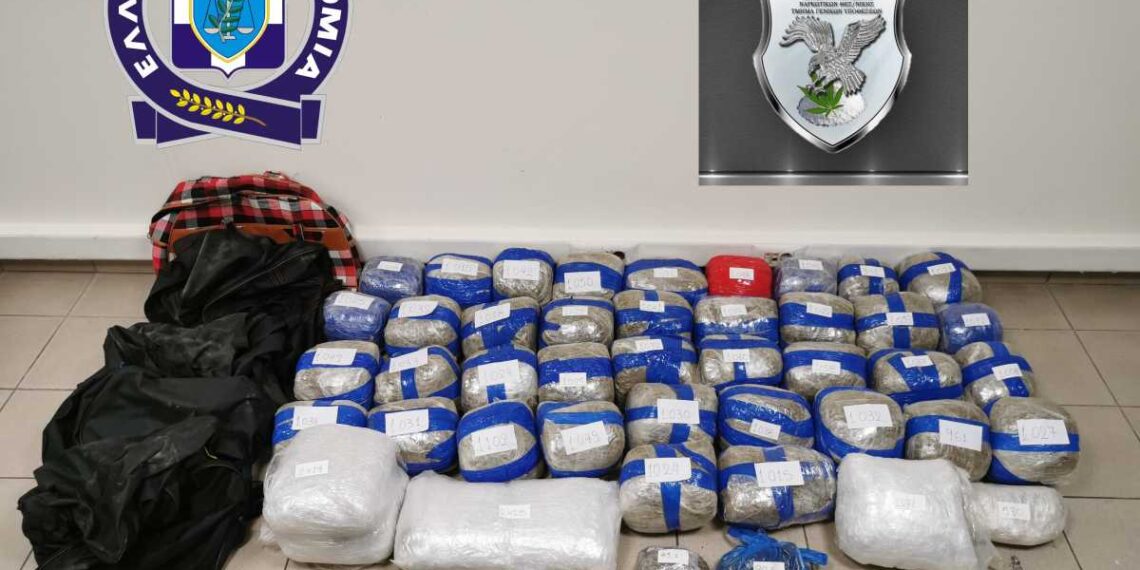 Θεσσαλονίκη: Ο έλεγχος στο αυτοκίνητο αποκάλυψε 45 κιλά χασίς