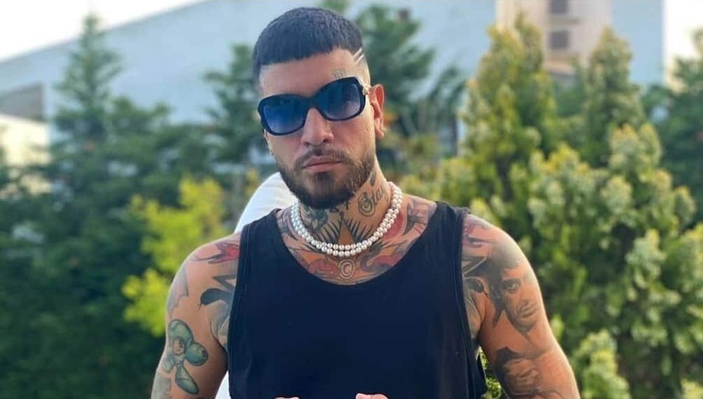 Σοβαρό τροχαίο για τον Snik στον Εύοσμο – Το αυτοκίνητό του έγινε… βίδες