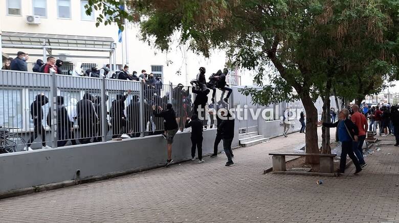 Τρεις συλλήψεις και πέντε προσαγωγές για τα σοβαρά επεισόδια στο ΕΠΑΛ Σταυρούπολης