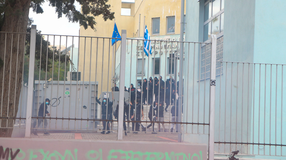 Σταυρούπολη: Η ταυτότητα των μαθητών που πρωτοστάτησαν στα επεισόδια – Πως άρχισε η κόντρα και γιατί συνεχίζεται