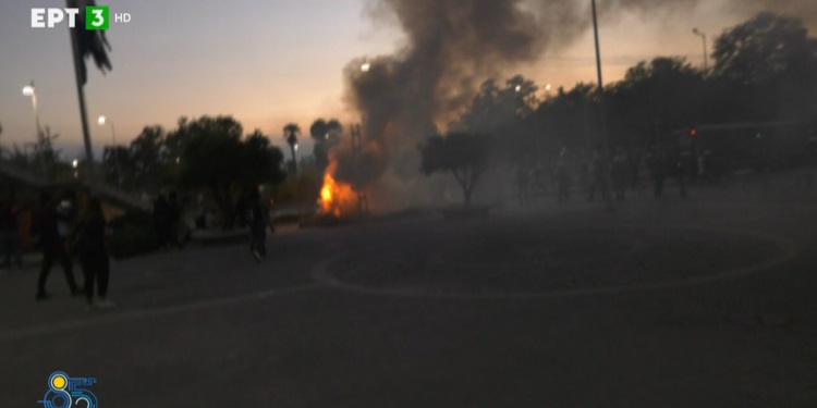 Διαδηλώσεις ΔΕΘ: Γυναίκα δέχθηκε αντικείμενο και λιποθύμησε