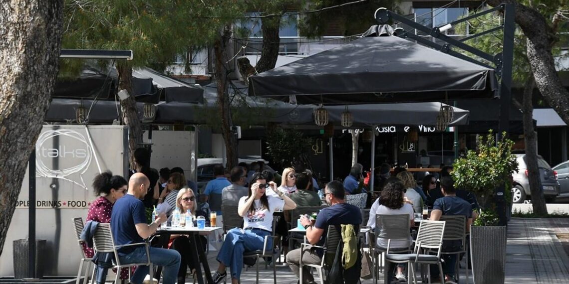 Εστίαση: Με rapid test θα μπαίνουν οι ανεμβολίαστοι άνω των 12 ετών σε κλειστούς χώρους