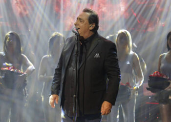 Ο Βασίλης Καρράς απόψε στη Θεσσαλονίκη σε μια “νύχτα ξελογιάστρα”