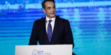 Μητσοτάκης: Όσοι νέοι προσλαμβάνονται θα ενισχύονται από την Πολιτεία με 1.200 ευρώ για έξι μήνες