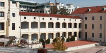 Γάλλοι μοναχοί, τραυματίες, πρόσφυγες και Ρώσοι ζωγράφοι «διηγούνται» την ιστορία της Μονής Λαζαριστών
