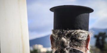Θεσσαλονίκη: Εισαγγελική έρευνα για αντιεμβολιαστή ιερέα