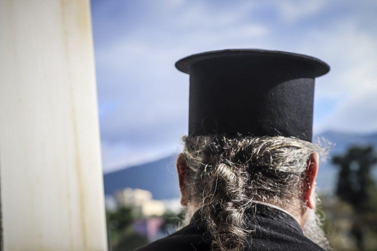 Θεσσαλονίκη: Εισαγγελική έρευνα για αντιεμβολιαστή ιερέα