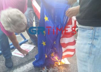 ΔΕΘ 2021: Καίνε λογαριασμούς ρεύματος και σημαίες της ΕΕ και των ΗΠΑ στη Θεσσαλονίκη