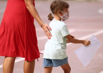 Θεσσαλονίκη: Μητέρα πήγε το παιδί της χωρίς self test στο σχολείο και τους απαγόρευσαν την είσοδο