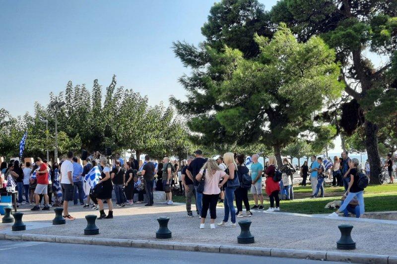 Συγκέντρωση κατά του υποχρεωτικού εμβολιασμού στον Λευκό Πύργο