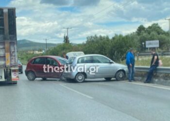 Θεσσαλονίκη: Κυκλοφοριακό κομφούζιο στην περιφερειακή οδό λόγων 2 τροχαίων