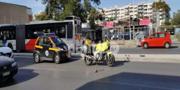 Θεσσαλονίκη: Τροχαίο στην Μοναστηρίου – Χωρίς τις αισθήσεις της η οδηγός της μηχανής