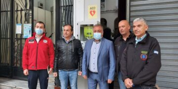 Εγκαταστάθηκε απινιδωτής στην πλατεία Αριστοτέλους – Πώς μπορεί να σώσει μια ζωή σε λίγα λεπτά (Βίντεο)